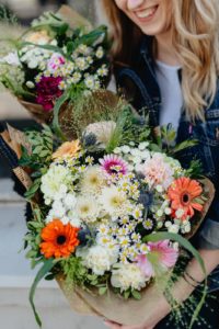 kolorowe-bukiety-kwiatow-kwiaciarnia-badylarz